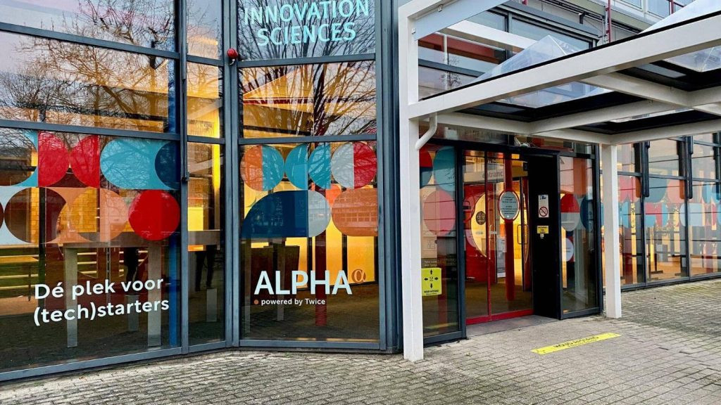 Entrance of the Alpha building on the TU/e campus